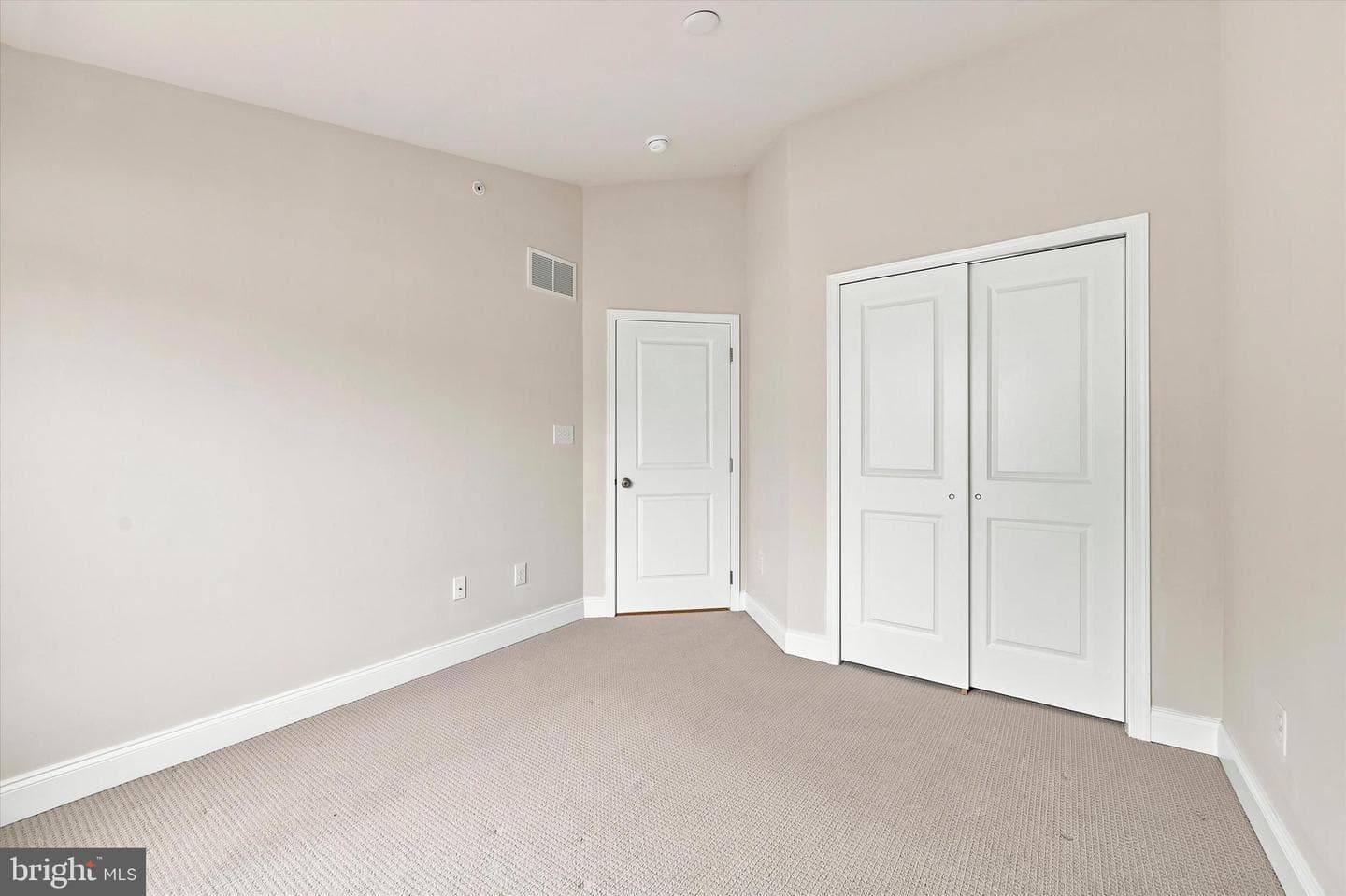 109 Eastwing Alley photo 32