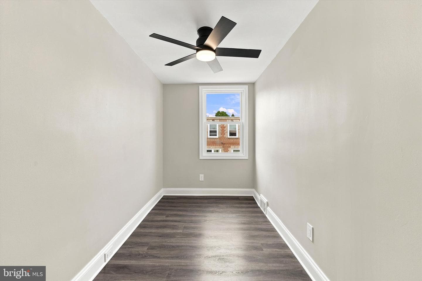 205 W Washington Avenue photo 6