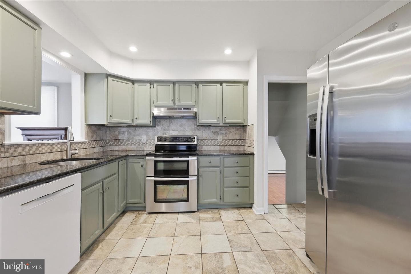 3060 Pancoast Avenue photo 9