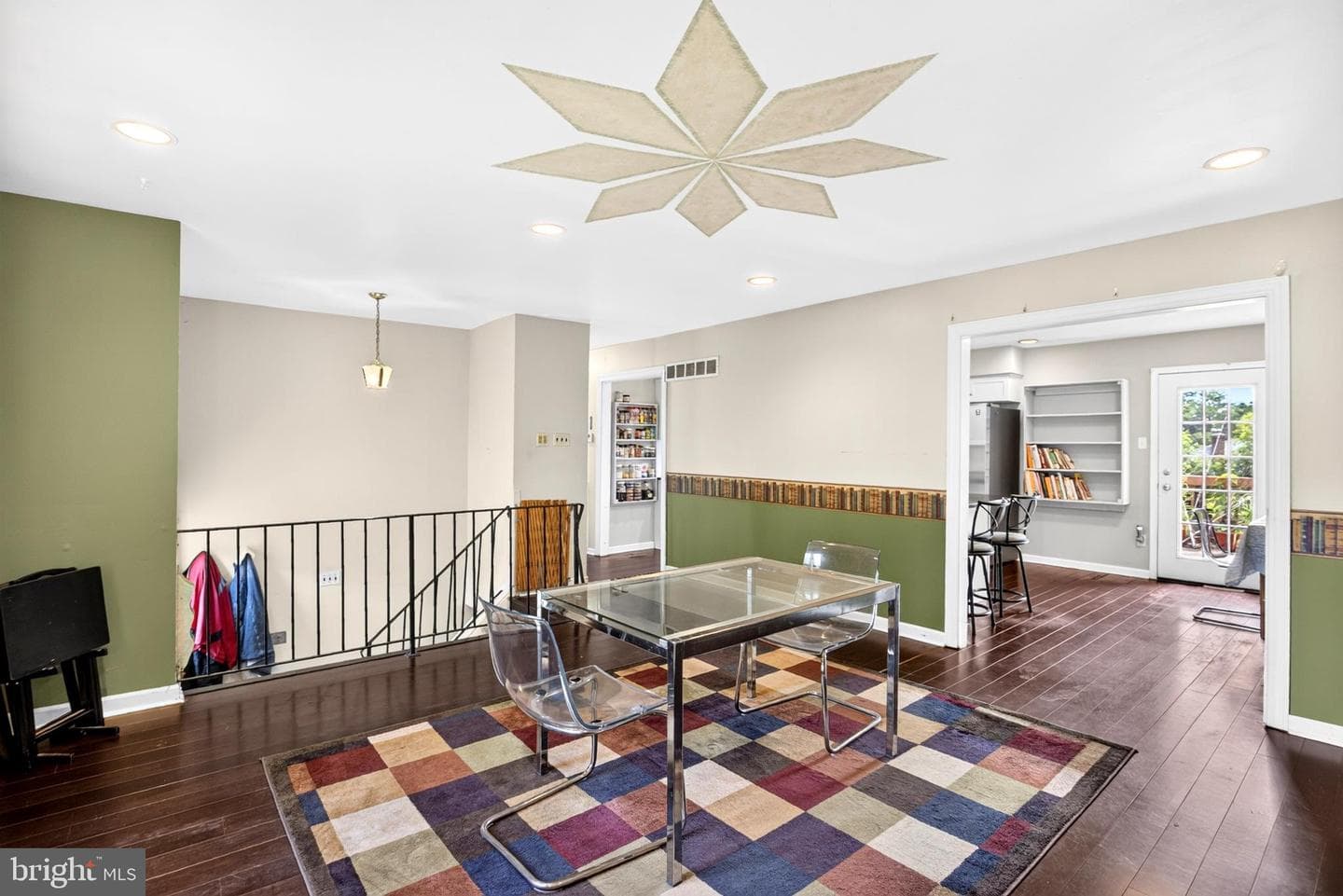 1745 Larkin Road photo 4