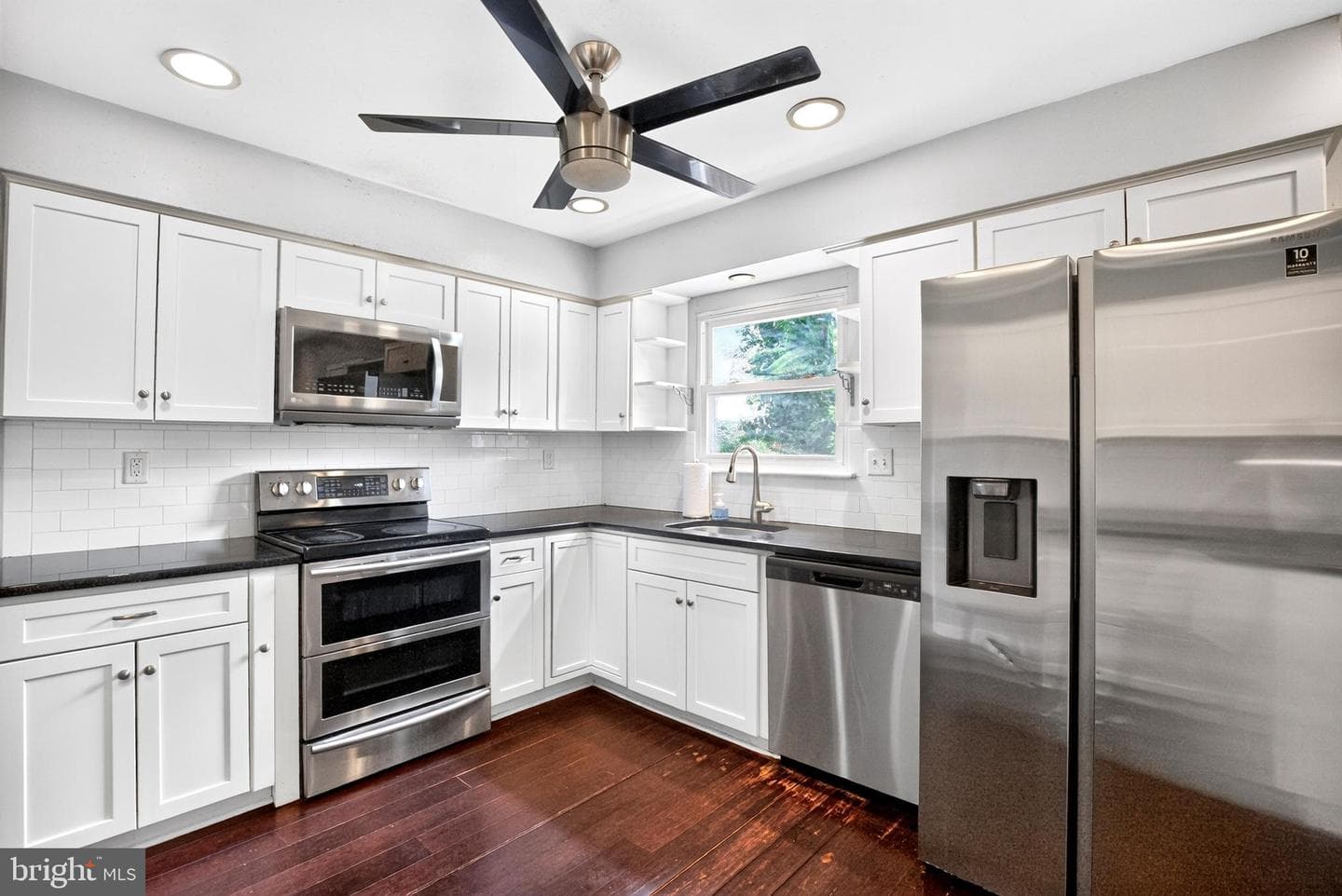 1745 Larkin Road photo 9