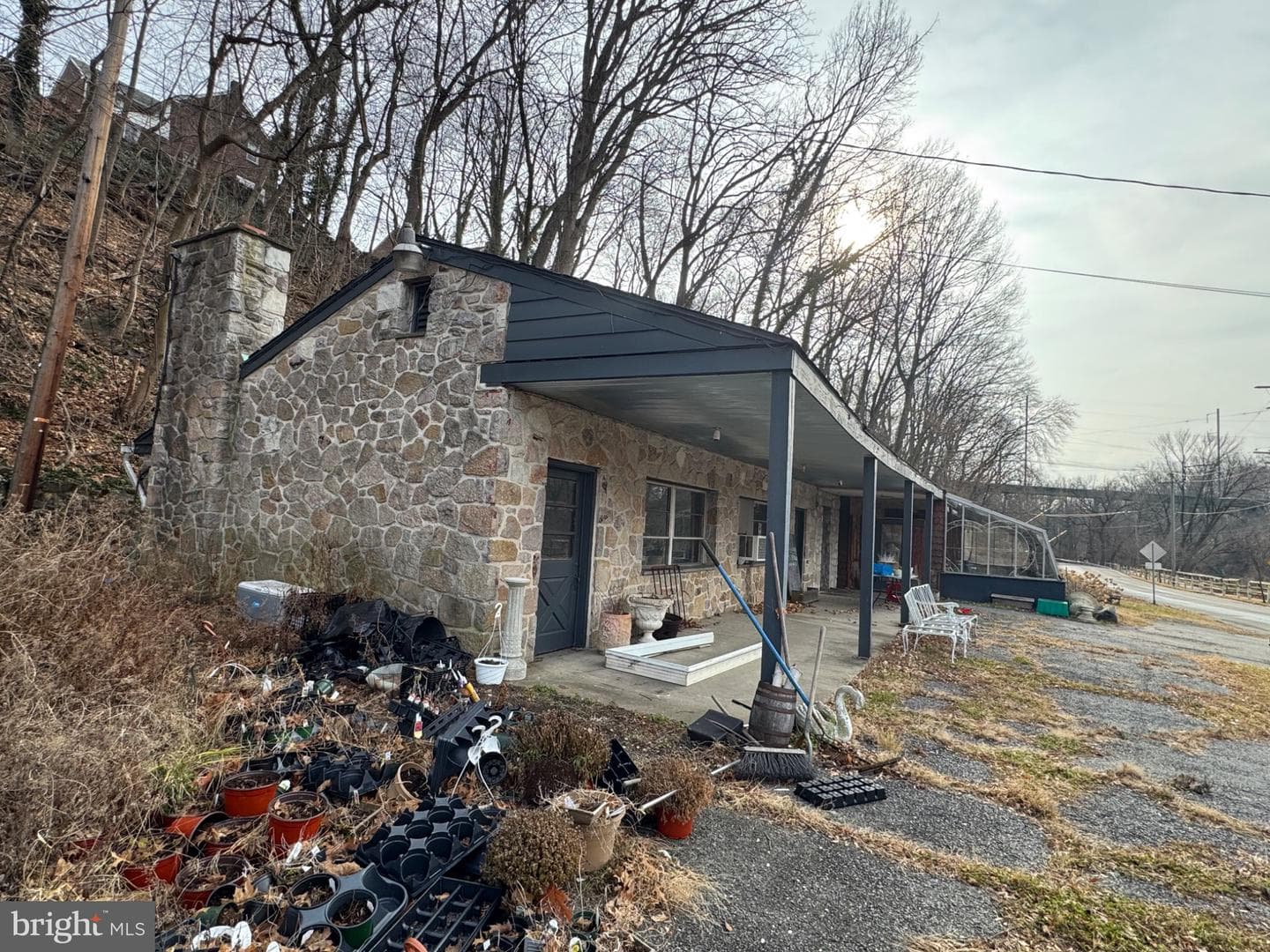 233 Scottdale Road photo 4