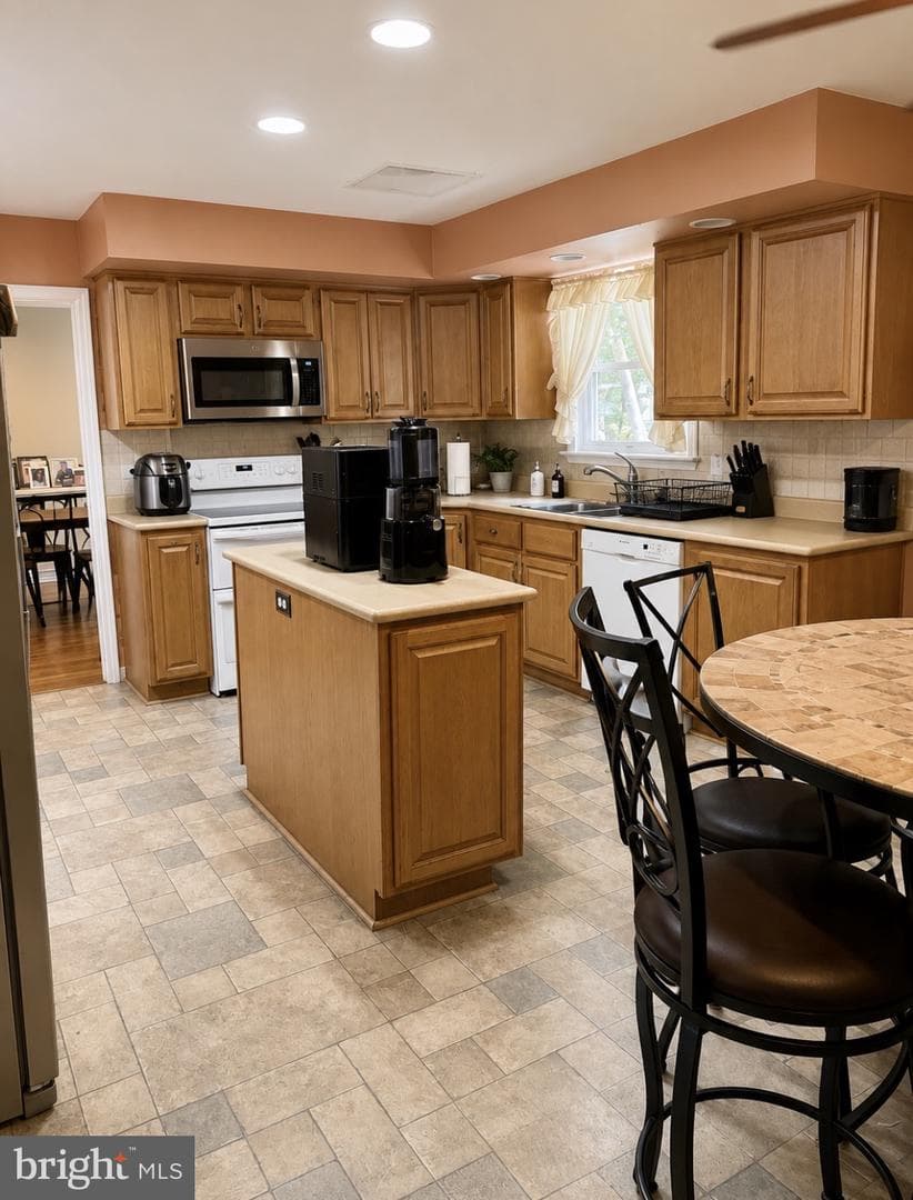 1408 Donna Avenue photo 4
