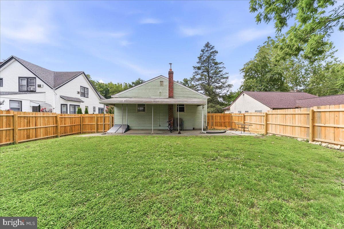 426 Sharp Avenue photo 4