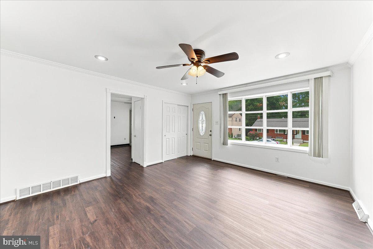 426 Sharp Avenue photo 5