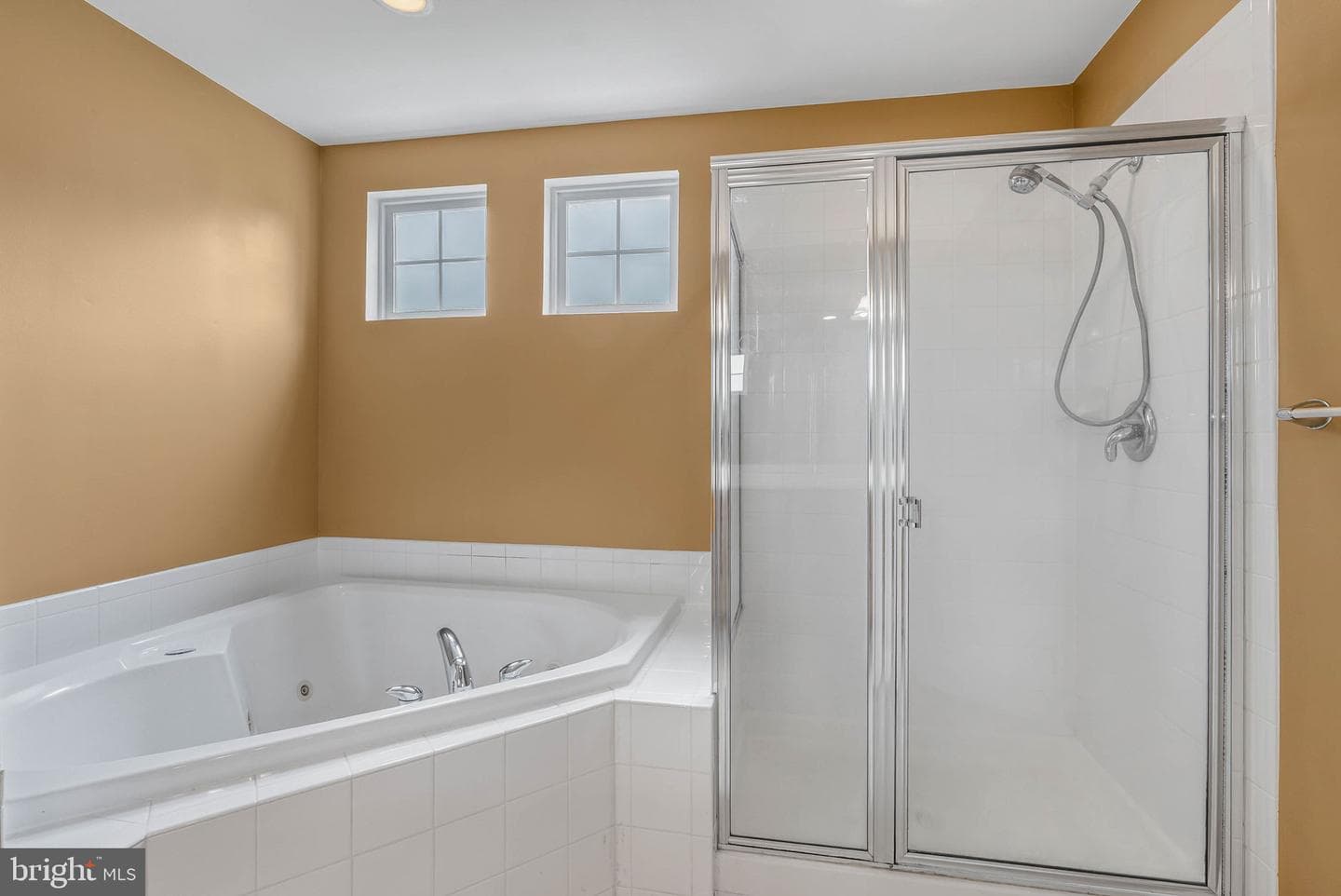 12 Huntingdon Court photo 40