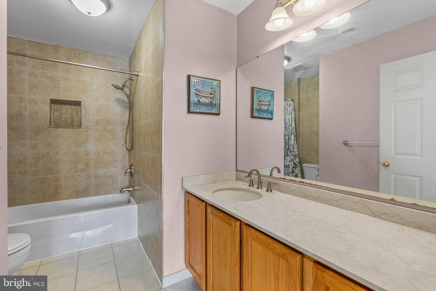 12 Huntingdon Court photo 42