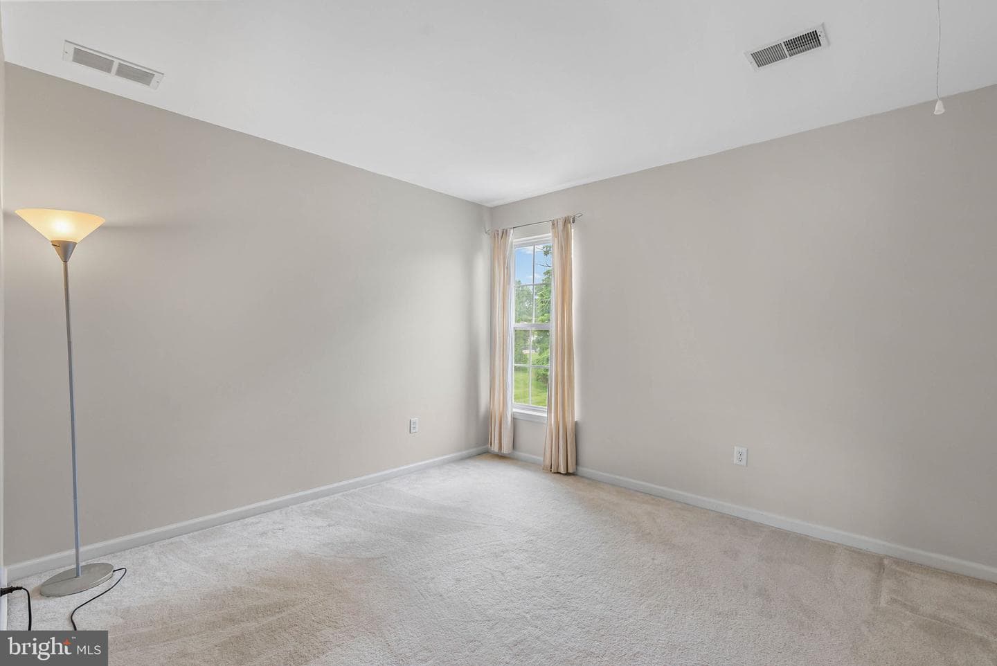 12 Huntingdon Court photo 43