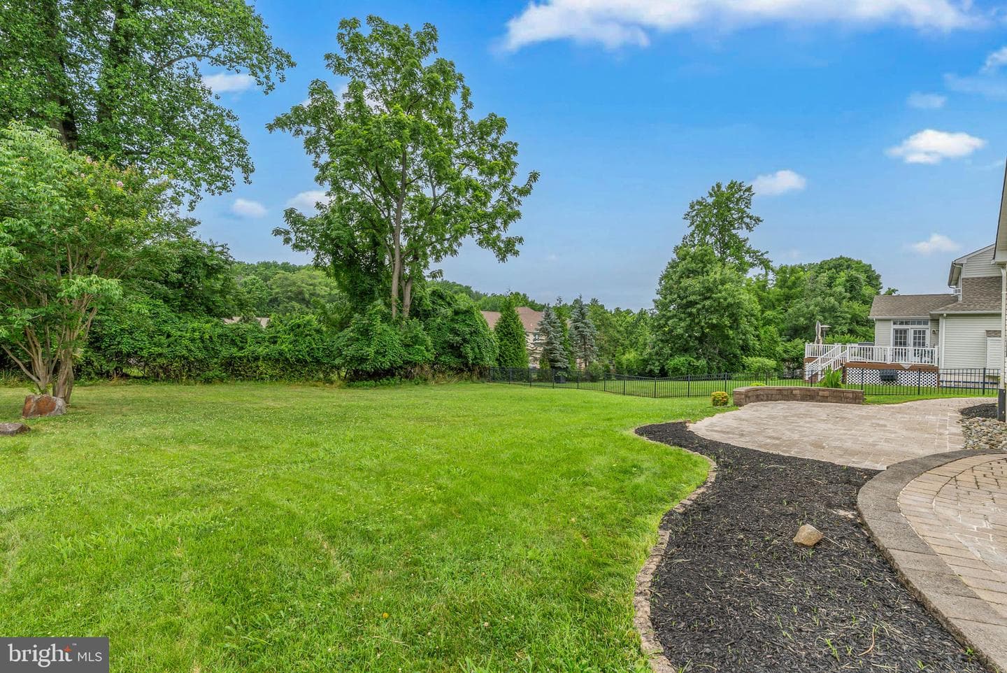 12 Huntingdon Court photo 47