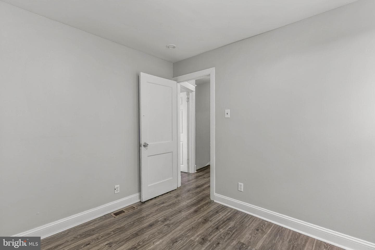 7052 Aberdeen Road photo 19