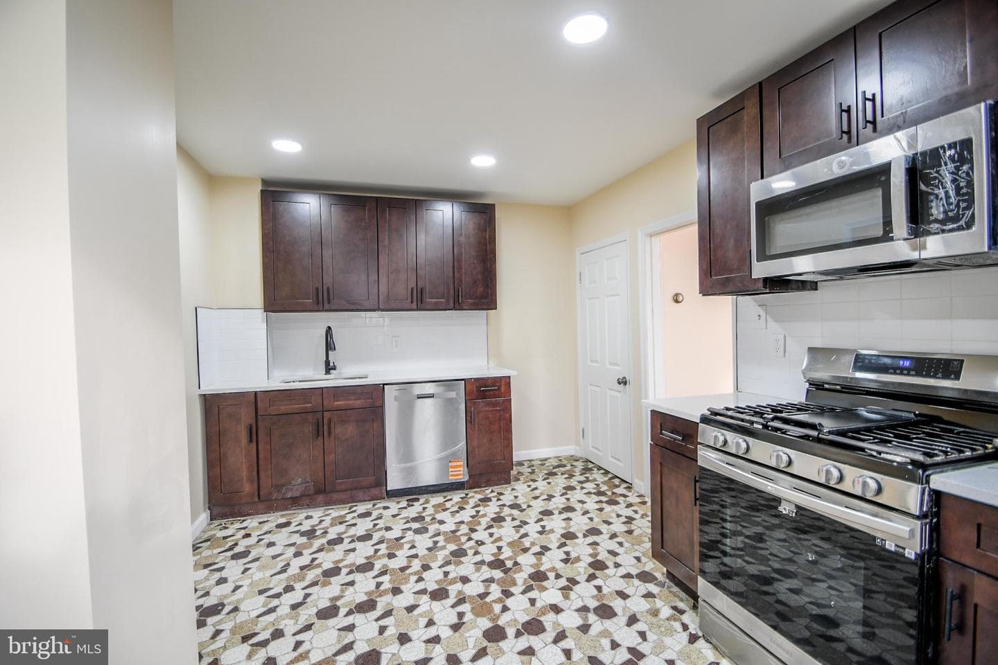 3817 Dennison Avenue photo 8