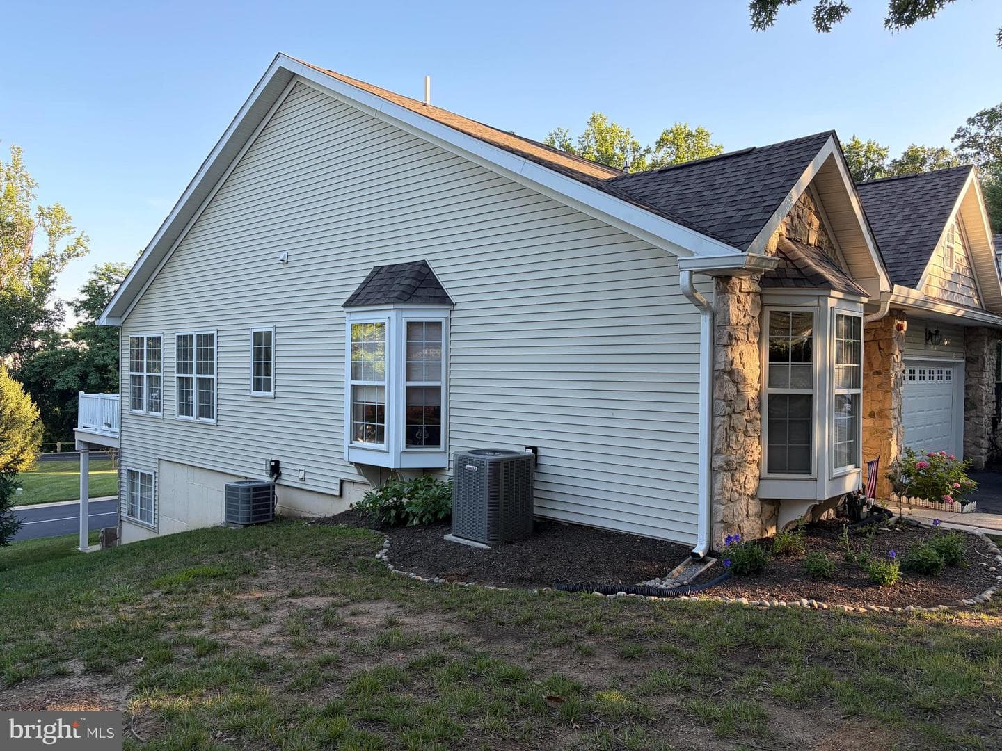 1601 Country Club Drive photo 4