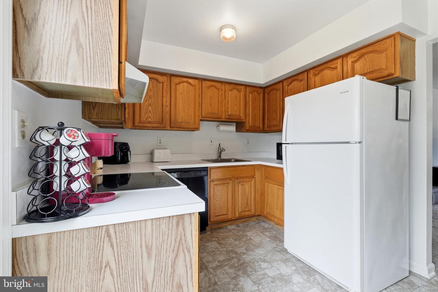 201 Summit Avenue photo 8