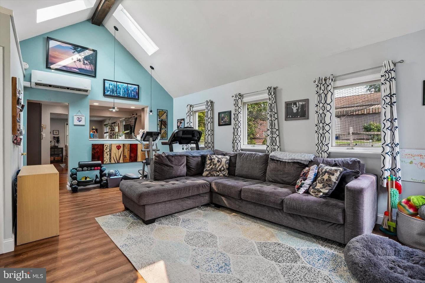 18 N Malin Road photo 13