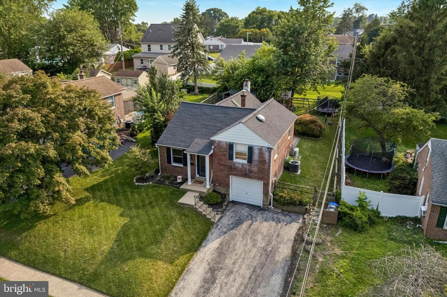 18 N Malin Road photo 28