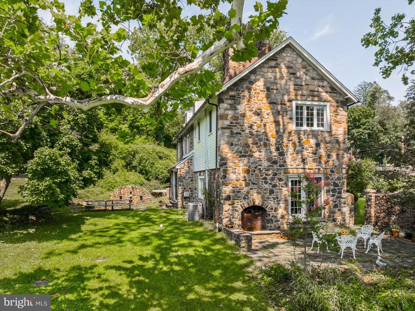230 Sproul Road photo 14