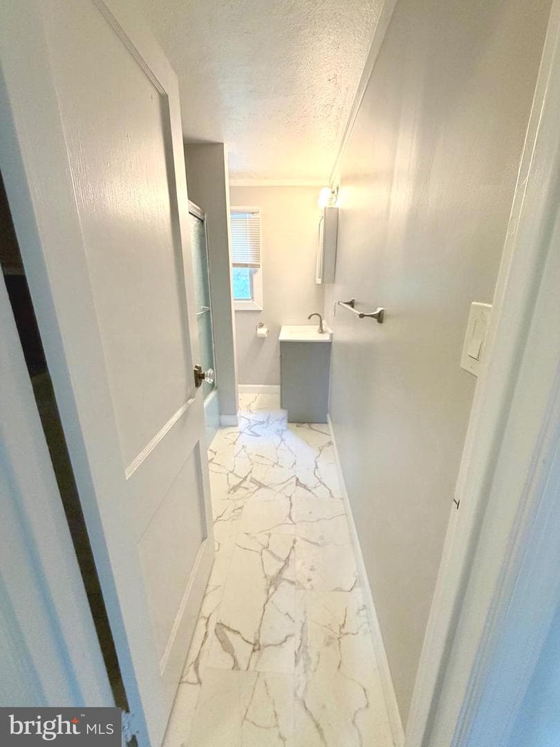 32 Scarlet Avenue photo 25