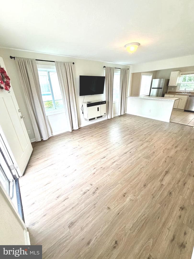 32 Scarlet Avenue photo 5