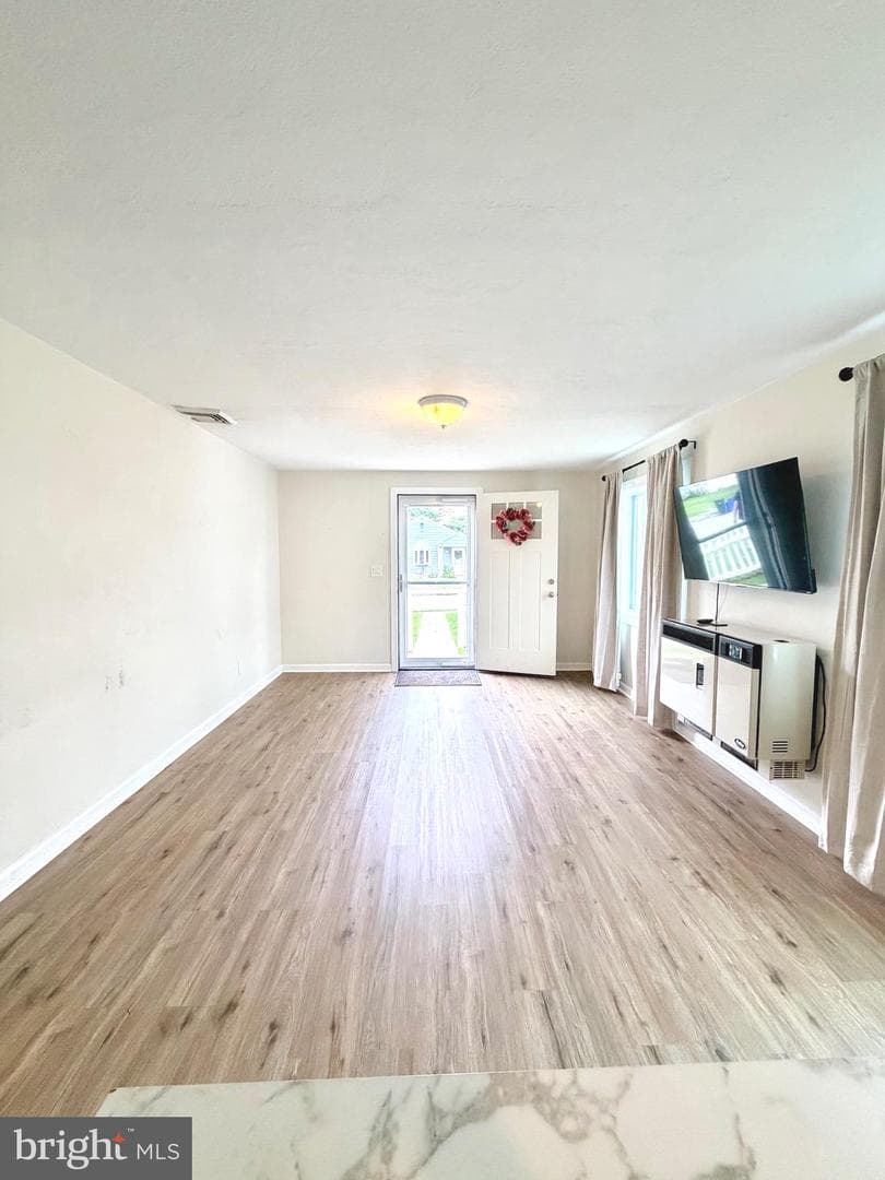 32 Scarlet Avenue photo 6