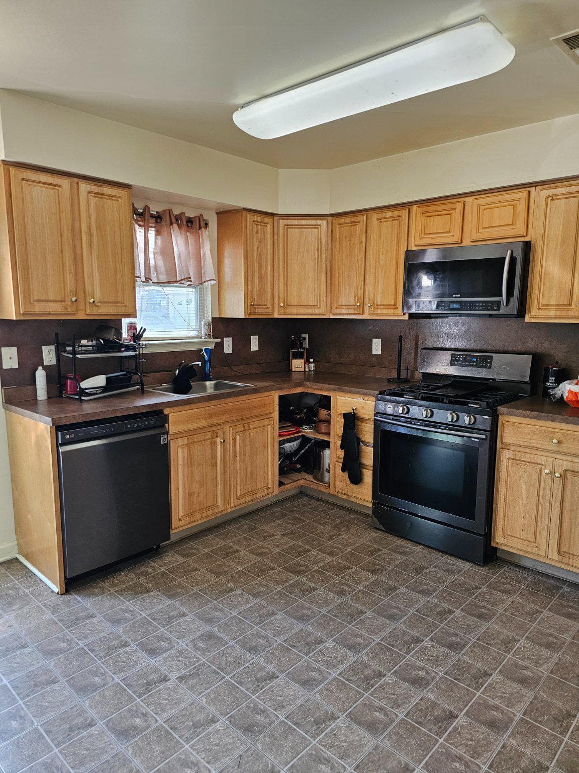 615 Edwards Street photo 7