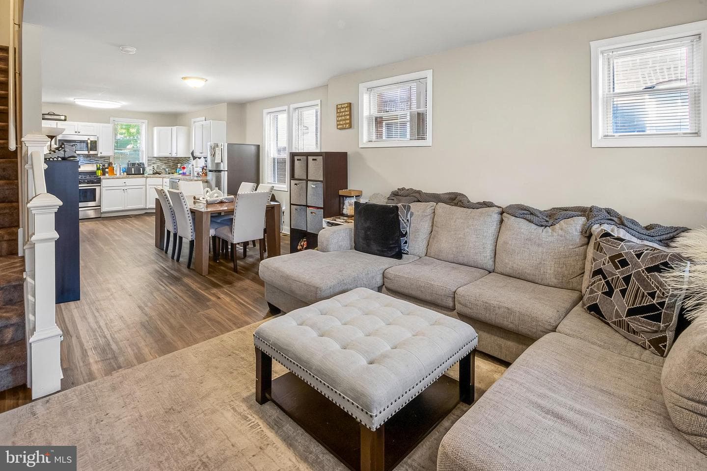 1106 Lawrence Avenue photo 4