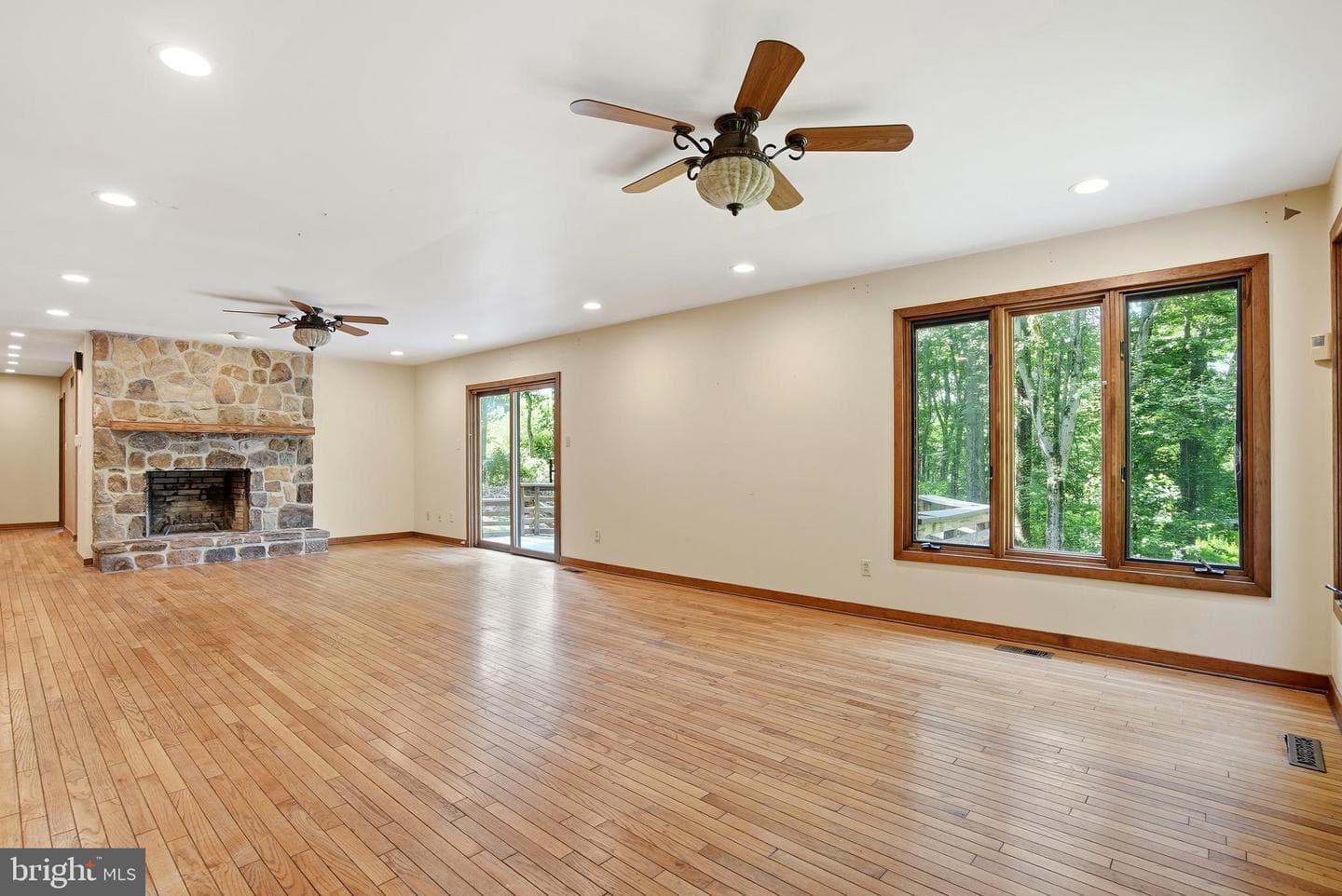 3 Upper Bank Drive photo 6