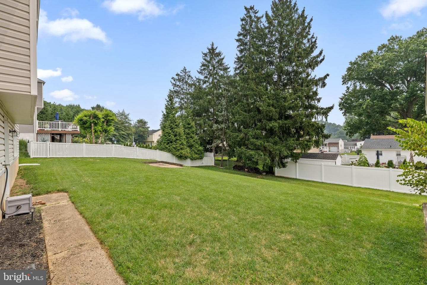 2255 Hillside Lane photo 32