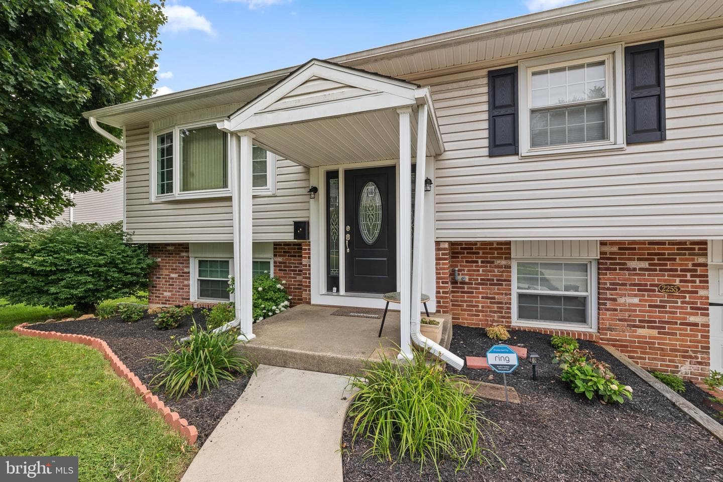 2255 Hillside Lane photo 4