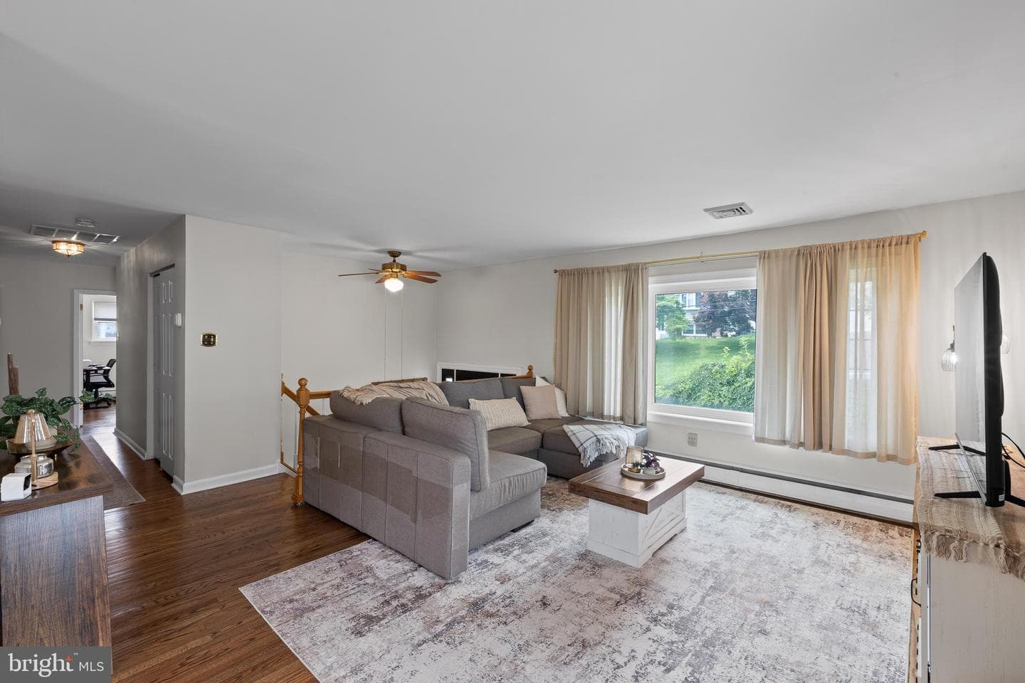 2255 Hillside Lane photo 9