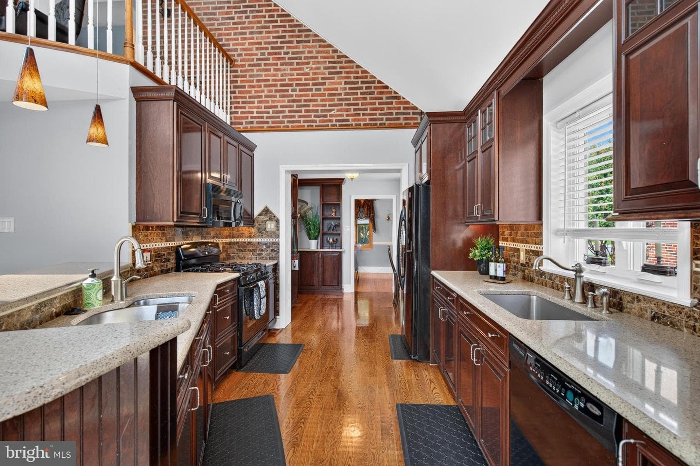 540 Hawarden Road photo 13