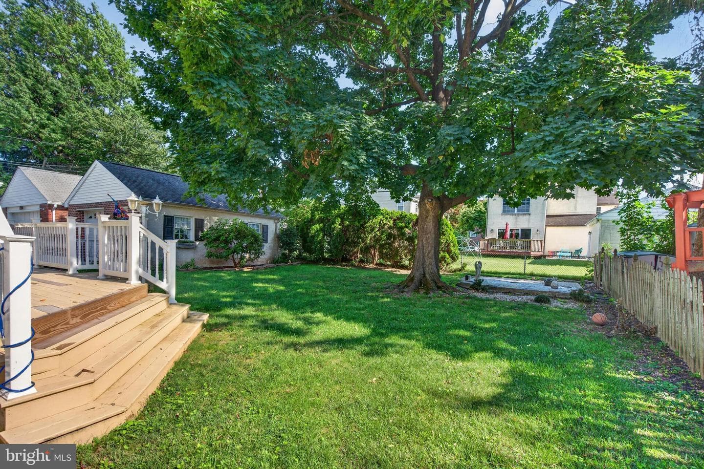 540 Hawarden Road photo 35