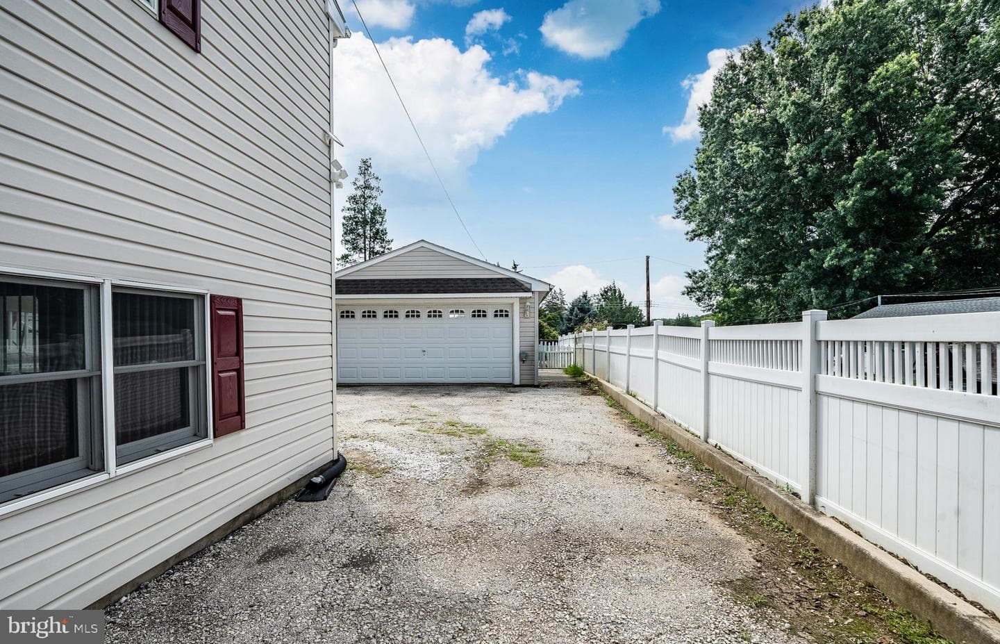 357 Swanage Drive photo 61
