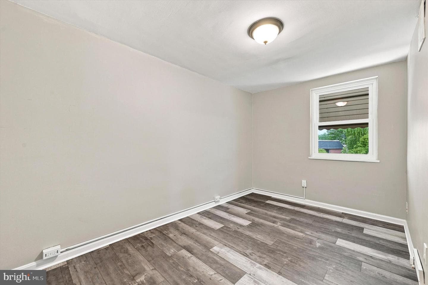 802 Grant Road photo 18