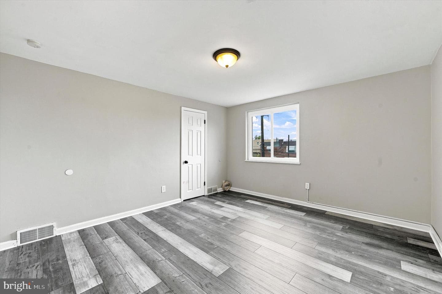 802 Grant Road photo 22