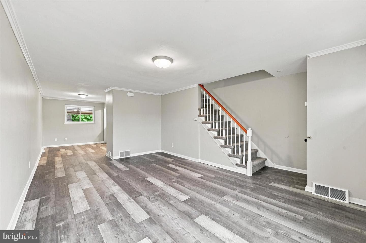802 Grant Road photo 4