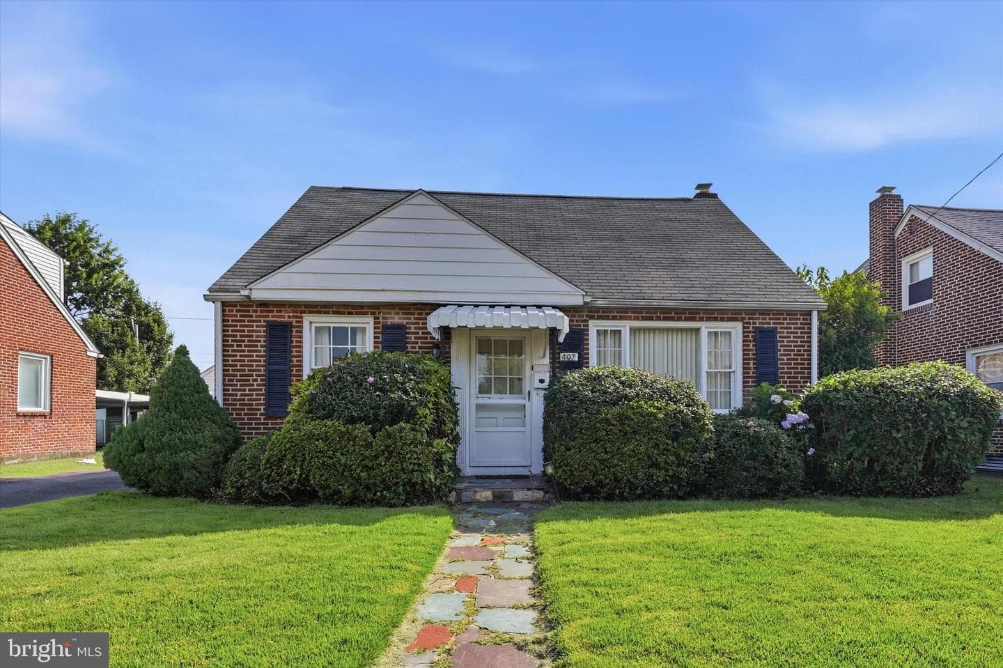 407 Buse Street photo 1