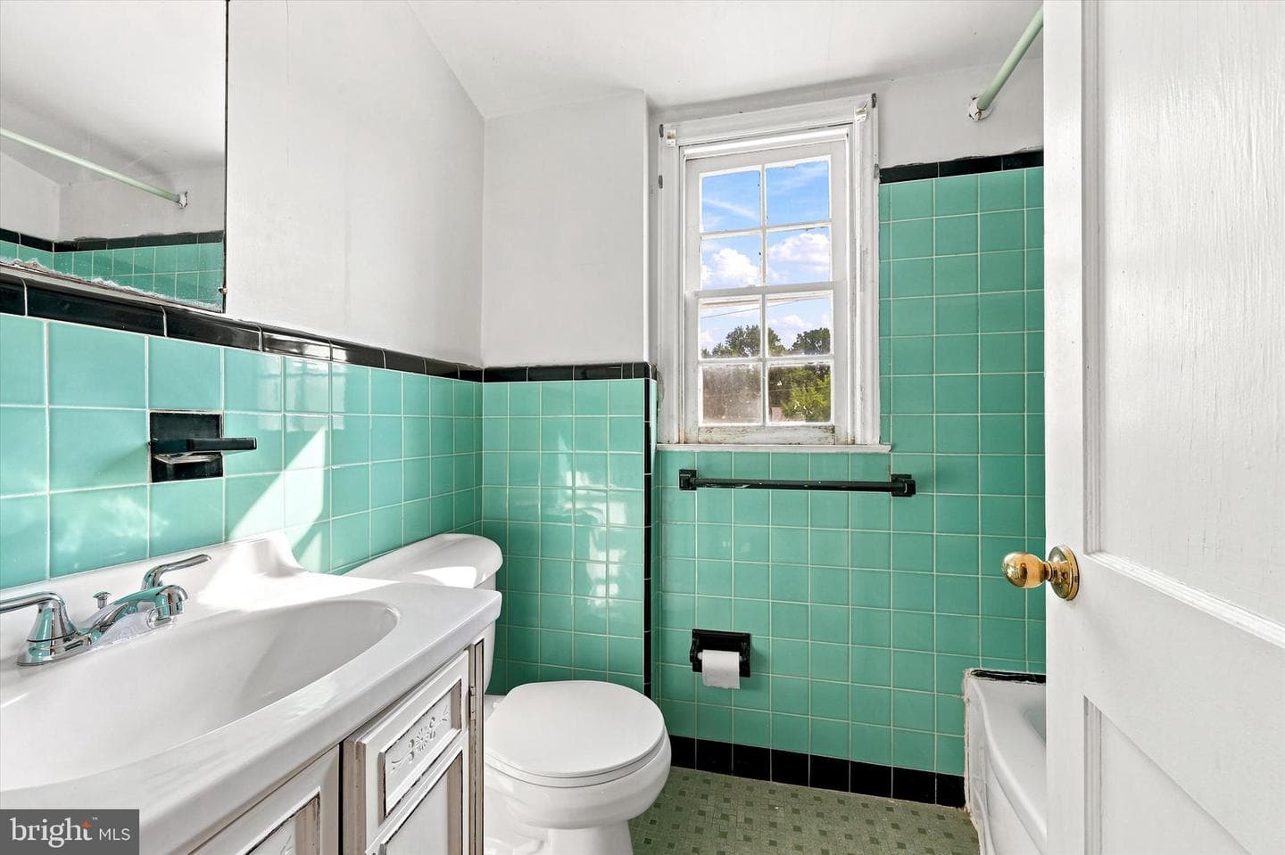 407 Buse Street photo 16