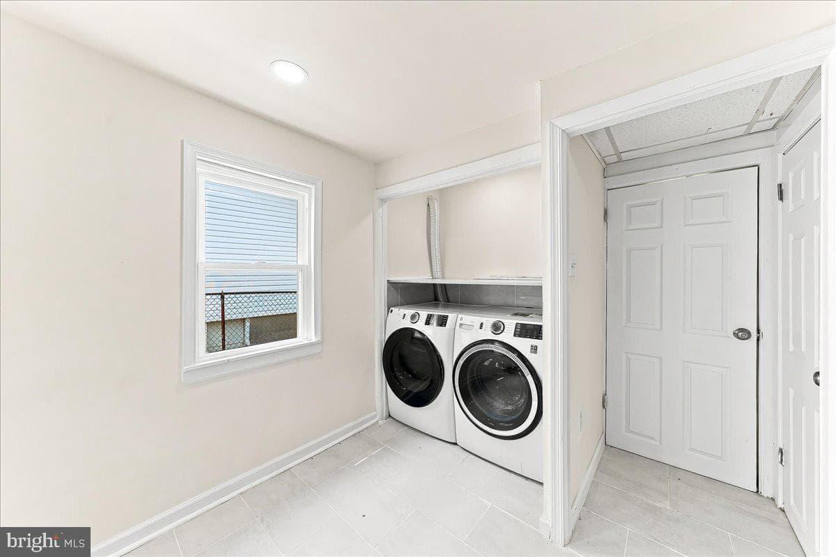 2103 Chichester Avenue photo 10