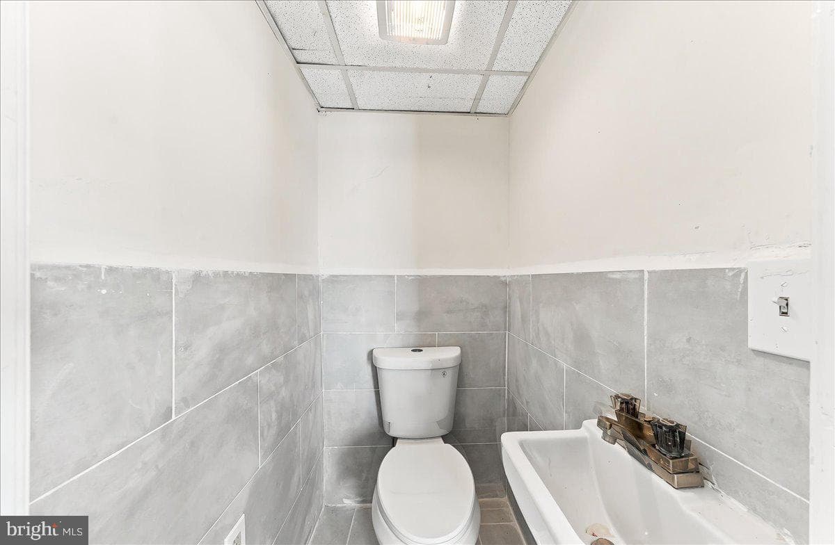 2103 Chichester Avenue photo 11