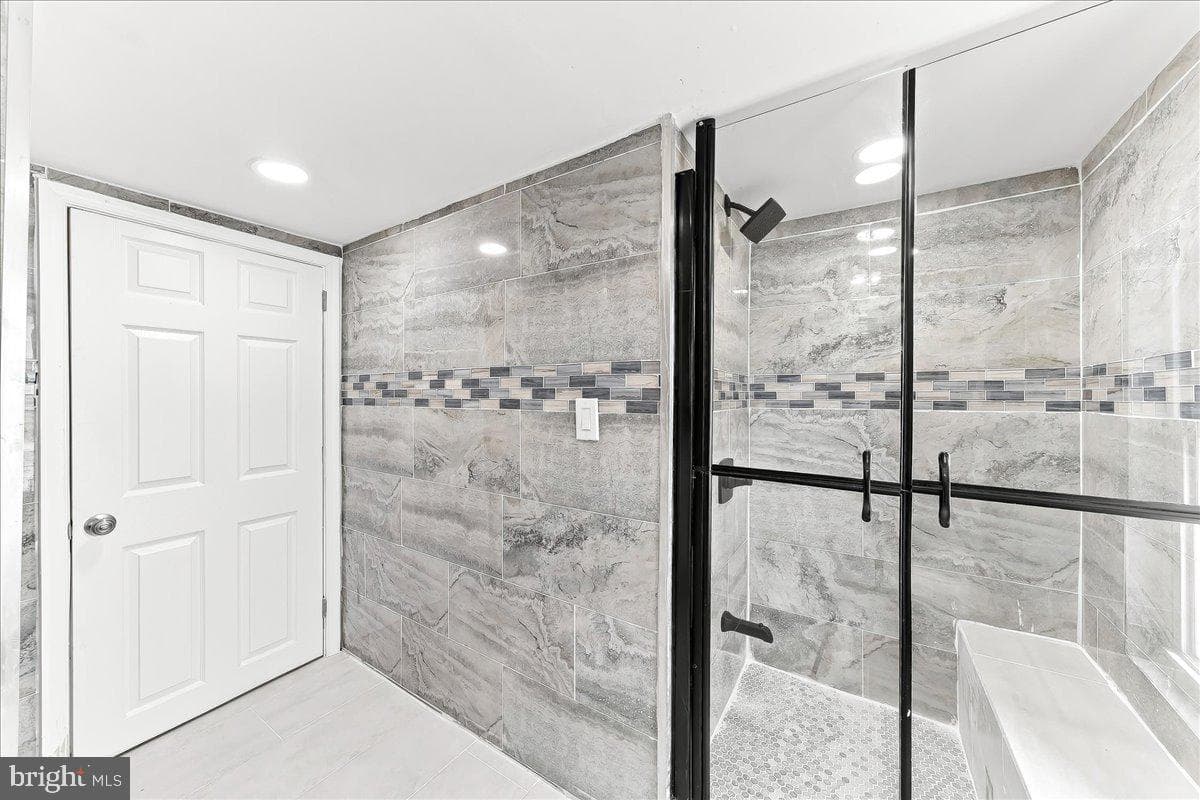 2103 Chichester Avenue photo 15