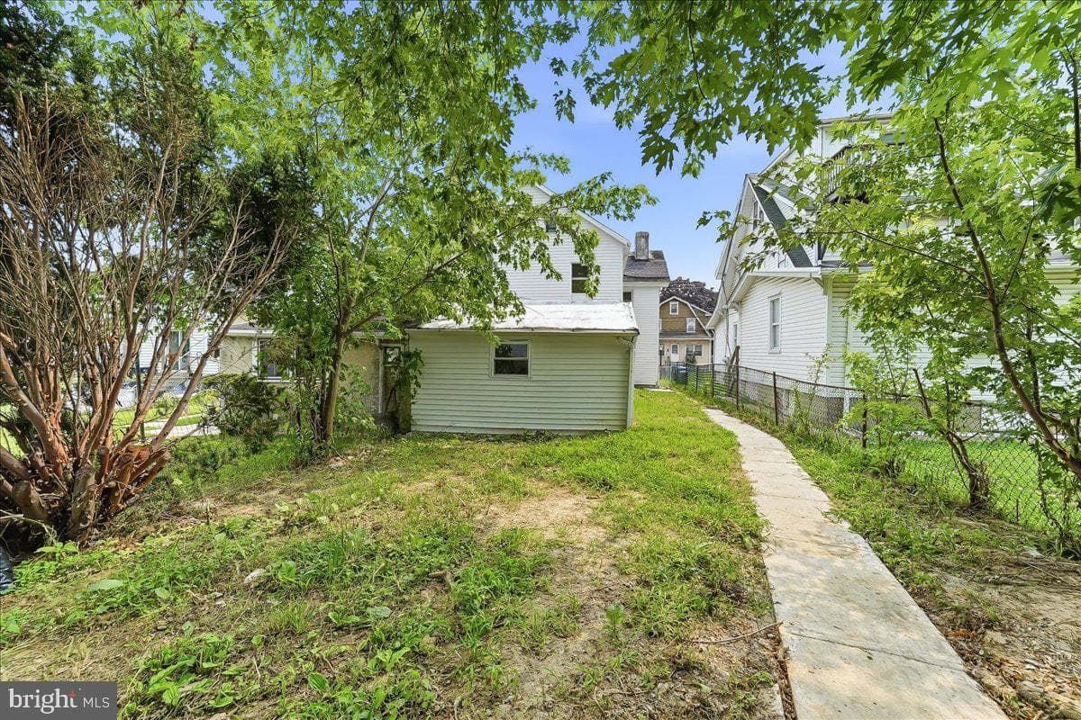 2103 Chichester Avenue photo 17