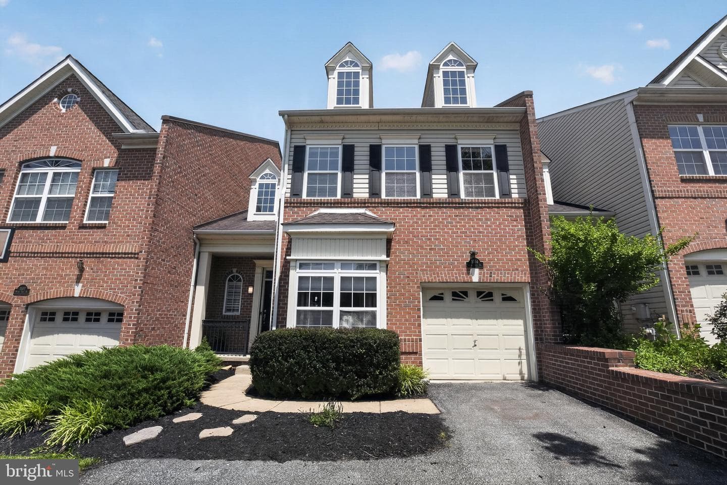 3104 Woods Edge Drive photo 2