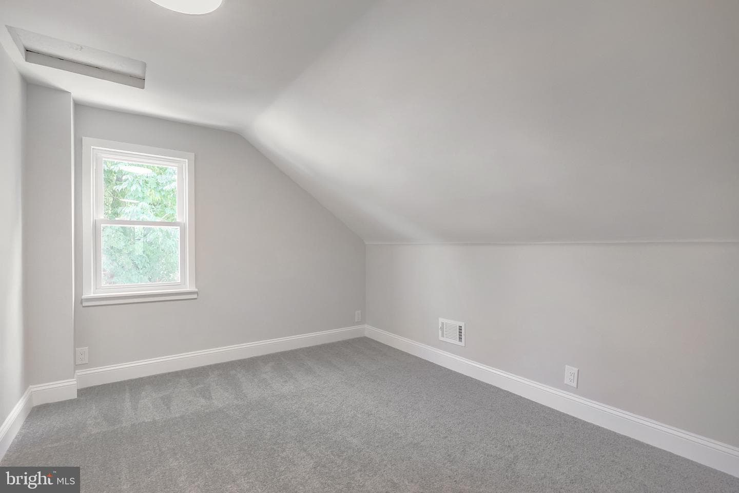 45 S Brighton Avenue photo 18