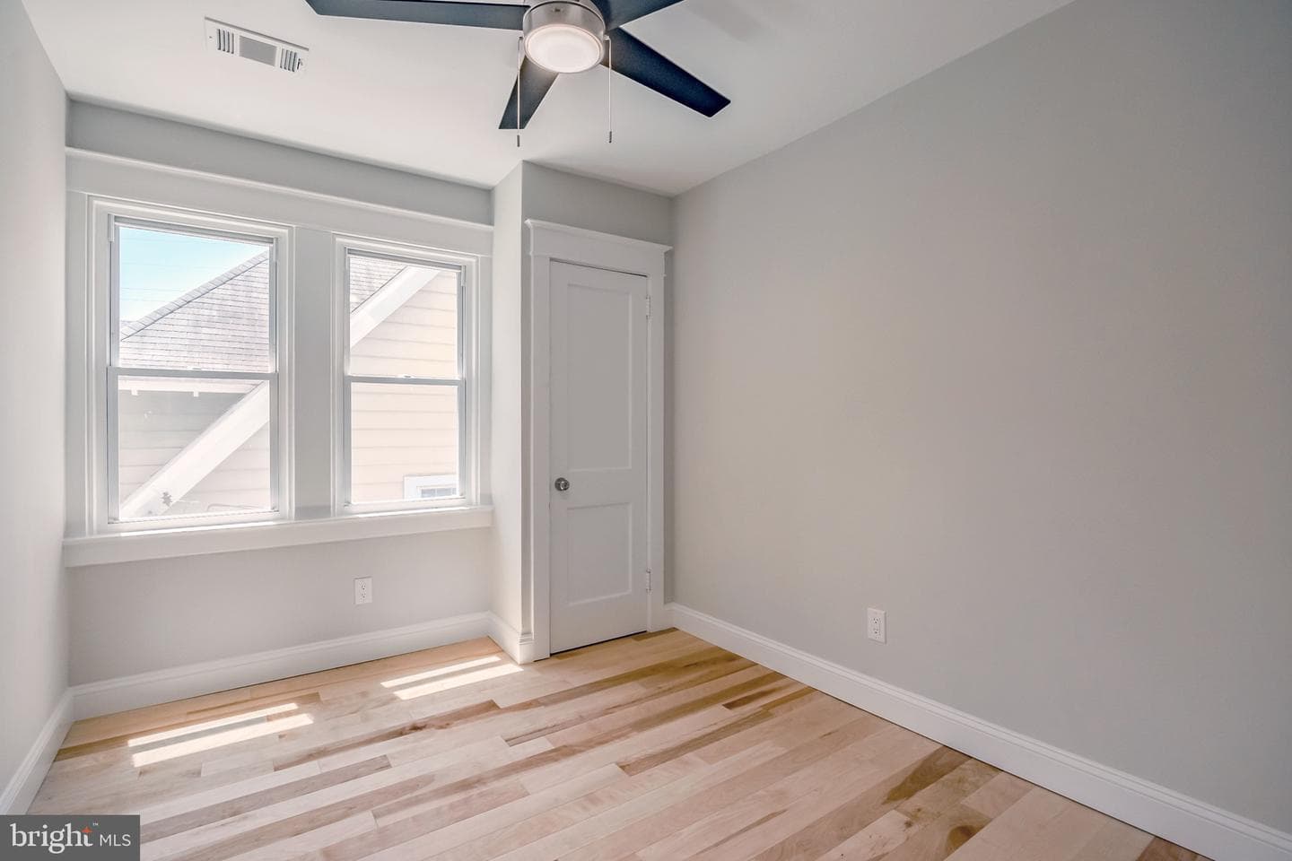 45 S Brighton Avenue photo 27