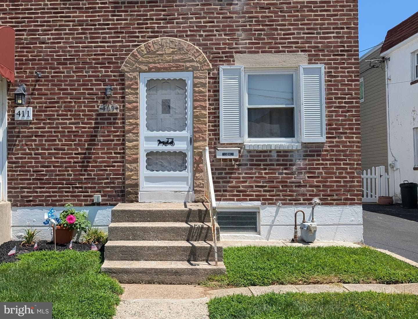 409 Carlisle Avenue photo 1