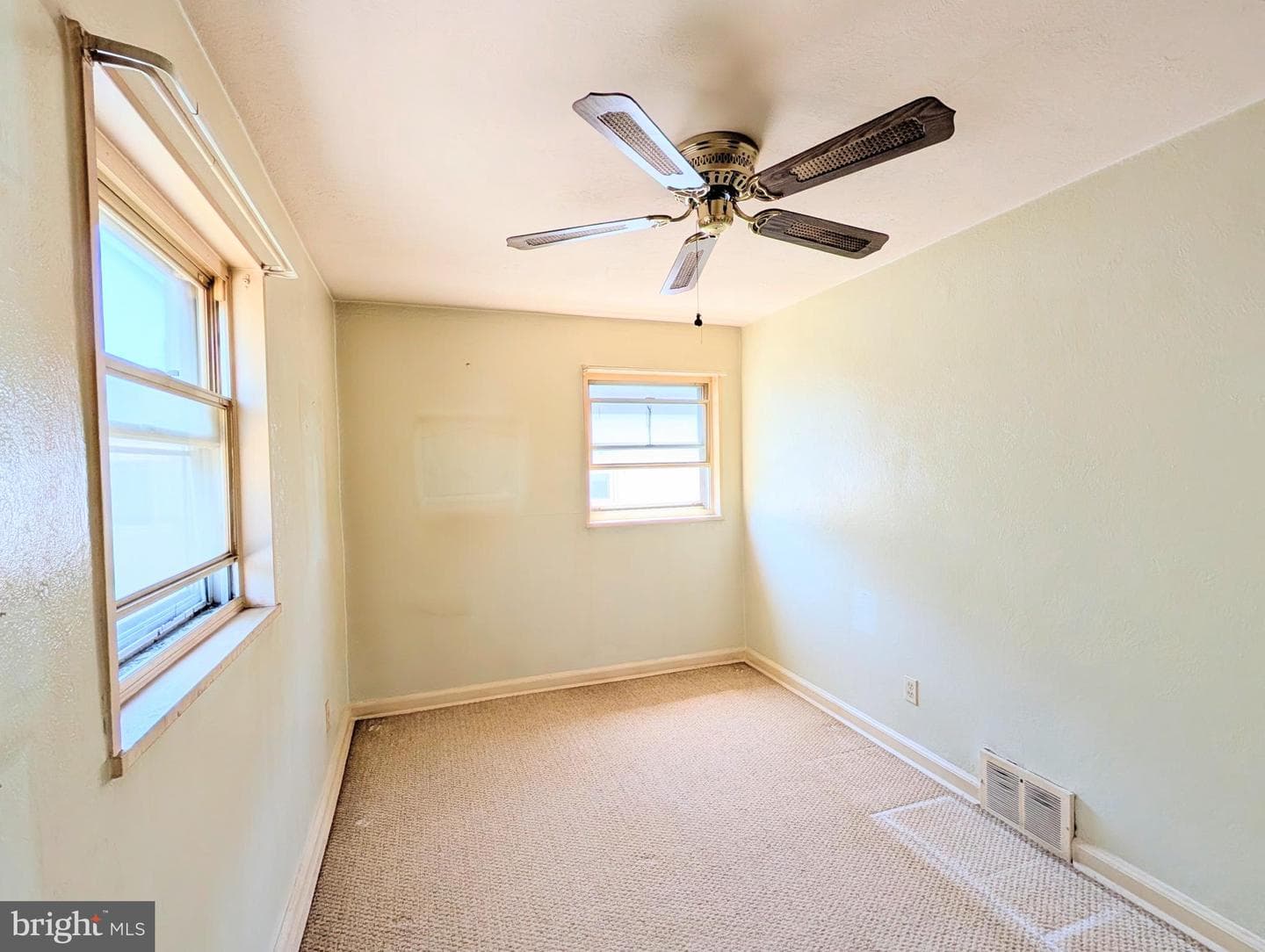 409 Carlisle Avenue photo 29