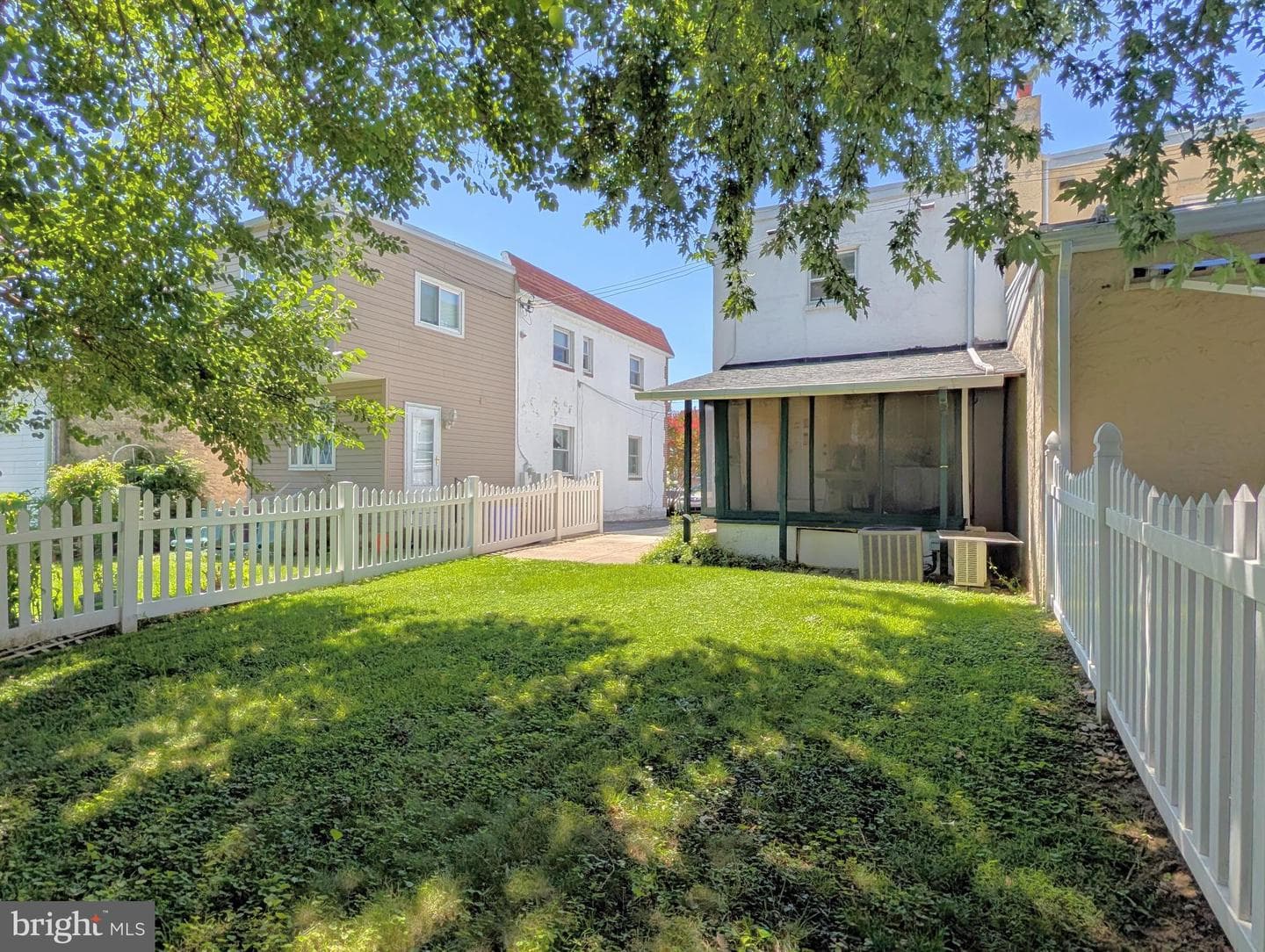 409 Carlisle Avenue photo 5