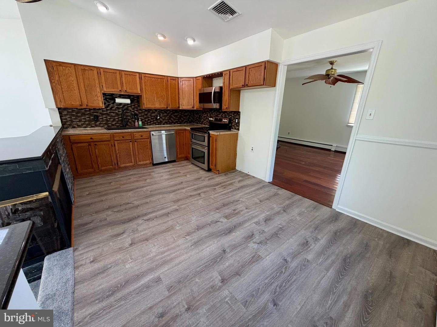 2123 Locust Street photo 4