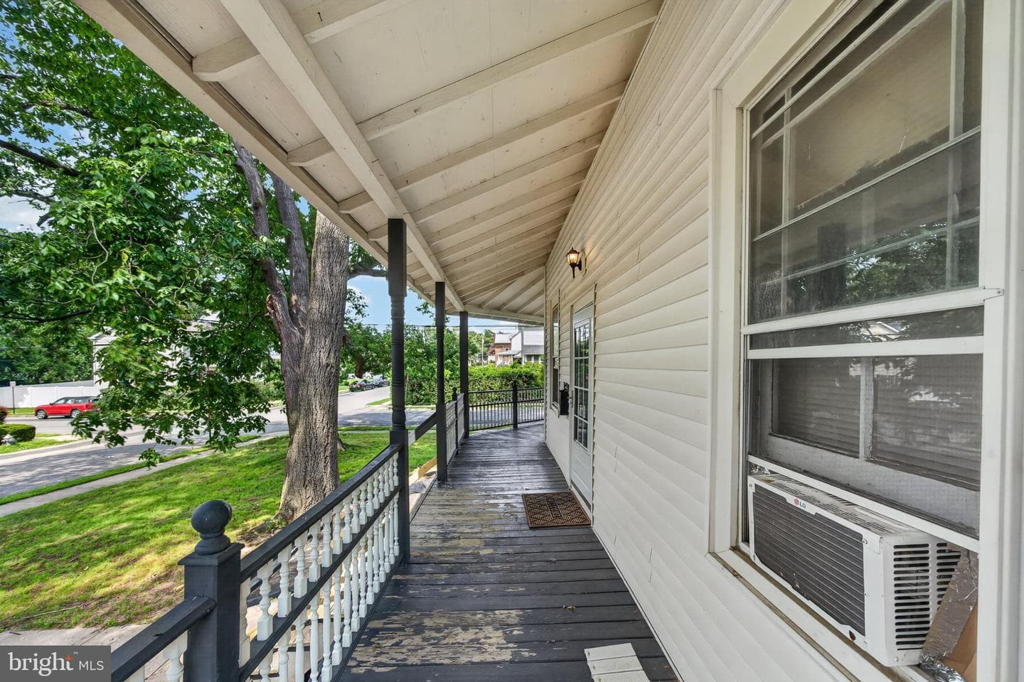 900 Andrews Avenue photo 5