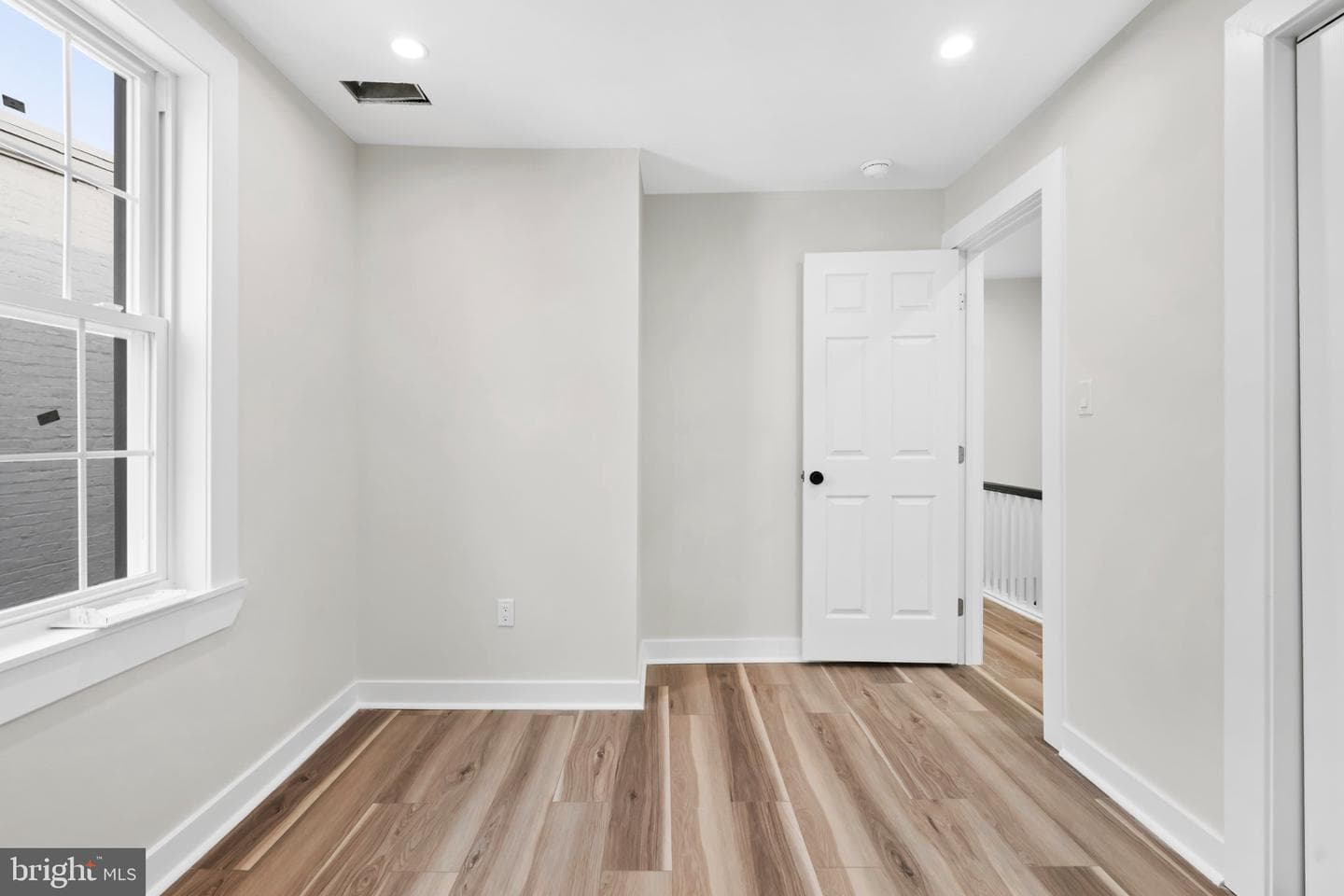 449 W Baltimore Avenue photo 18